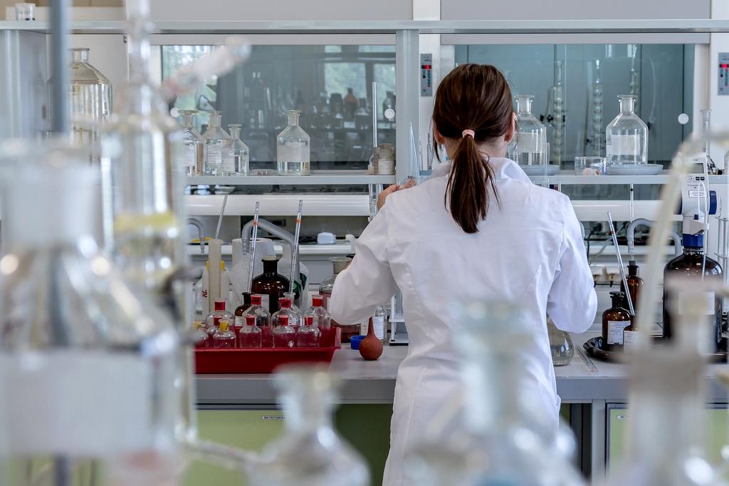 Portrait of Aoife Brennan, founder and lead skin analyst at LumiDerm Science